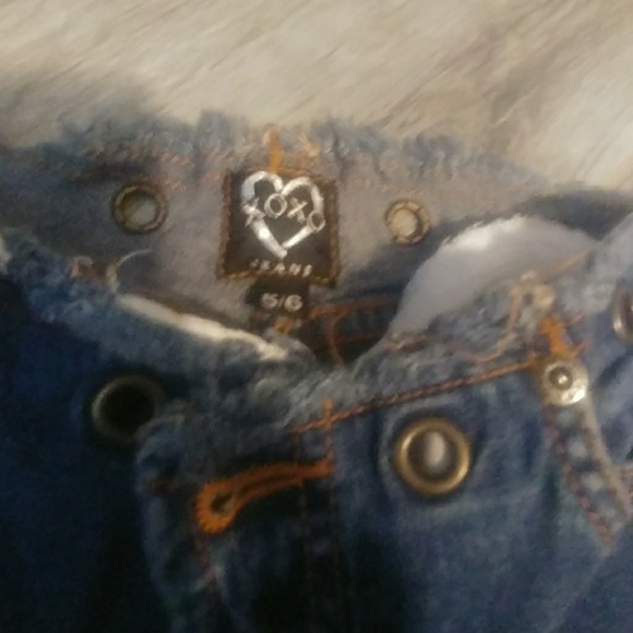 XOXO stretchy jeans w/distressed wait and loops - Picture 2 of 6